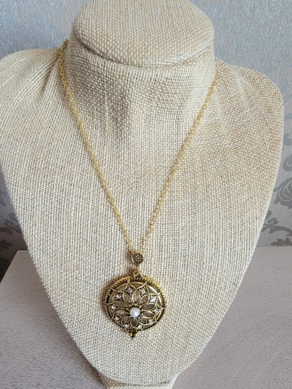 Vintage Hollow-out Floral Necklace (36 Inches) with 5X Magnifying